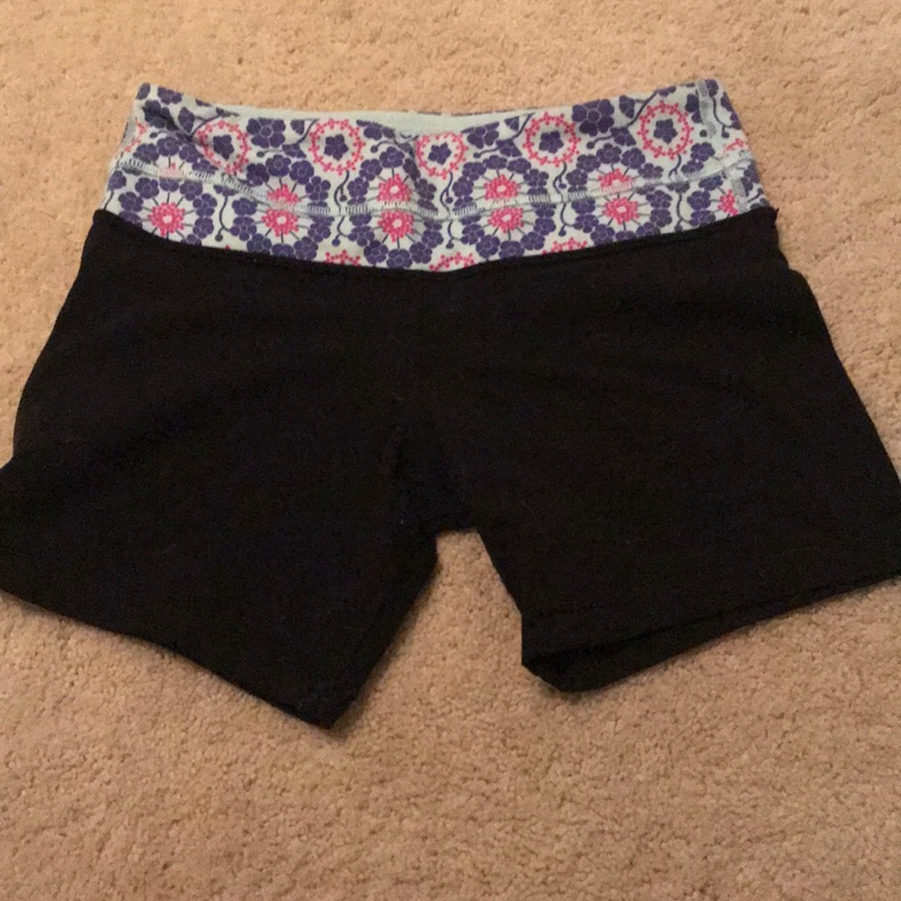 Lululemon compression shorts size 4